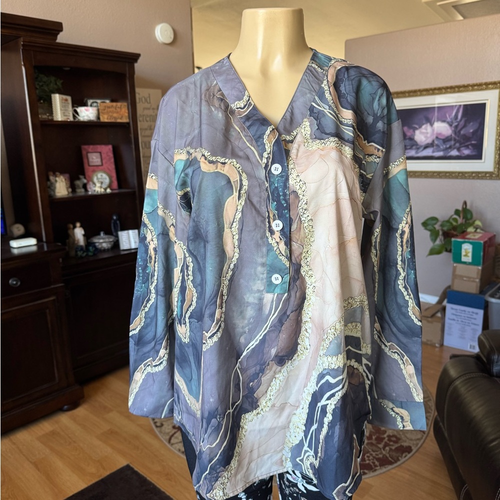 Made With Love abstract print long sleeves Vneck silky blouse-size L-NWT